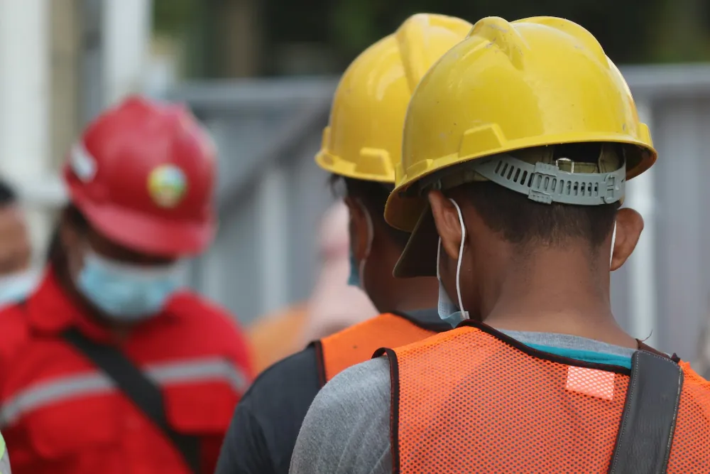 Engineers with head gears